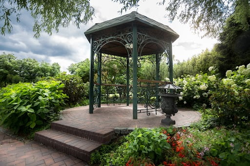 Modern GAZEBO