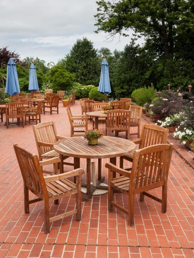 Top 5 Must-Have Outdoor Furniture for Cafes